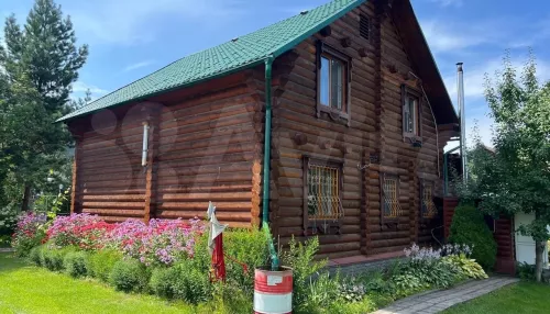 Усадьбу с беседкой и выходом к Катуни продают за 68 млн рублей на Алтае. Фото