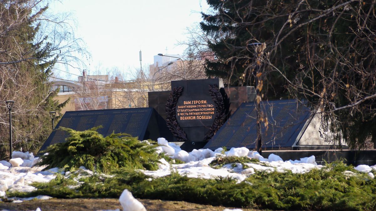 Реставрация Мемориала Славы в Барнауле. Апрель 2025 года