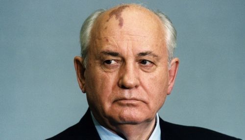 Картина с автографом Горбачева ушла с молотка за 12 млн рублей