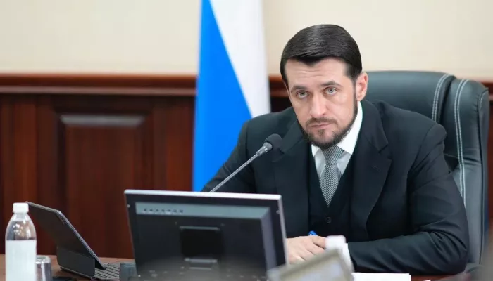 Александр Прокопьев поздравил жителей Республики Алтай с Днем России
