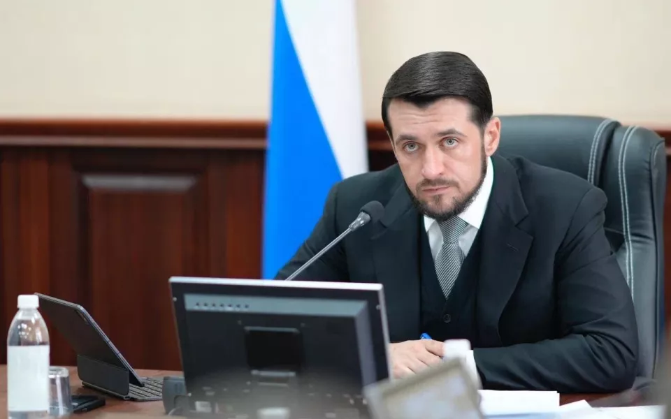 Александр Прокопьев поздравил жителей Республики Алтай с Днем России