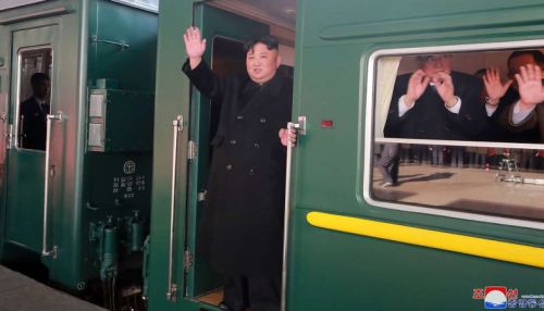 Лидер КНДР отправился на встречу с Трампом на бронированном поезде