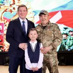 В Республике Алтай Андрей Турчак вручил медали участникам спецоперации. Фото