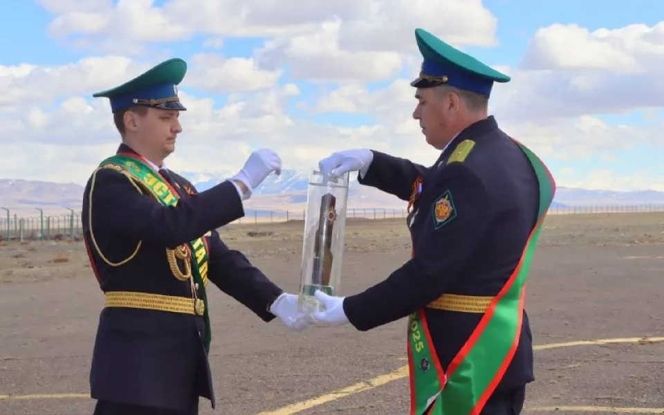 В Республике Алтай пограничники приняли Эстафету Победы