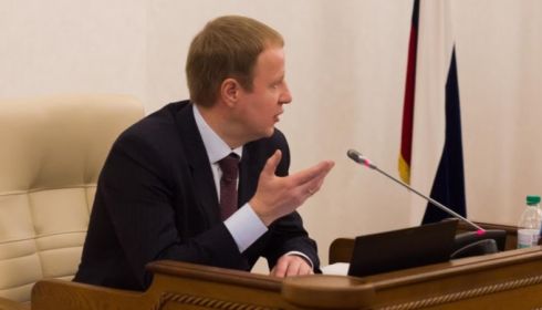 Много воды: Виктор Томенко раскритиковал задачи на год в докладе Минсоцзащиты