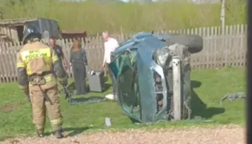 В селе Саввушка машины столкнулись и улетели в кювет. Видео