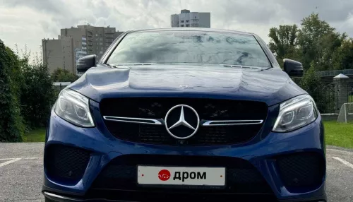 Синий Mercedes особой серии продают в Барнауле за 5 млн рублей. Фото