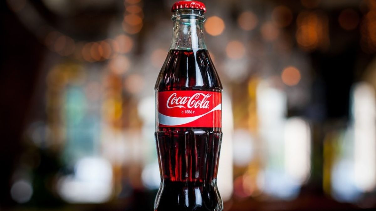 Чистит кафель и унитаз: топ-7 способов применения Coca-Cola