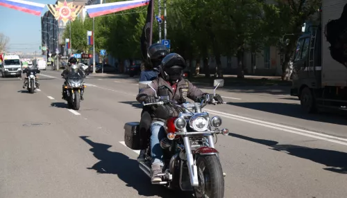 Авто- и мотопробеги в честь Дня Победы стартовали из Барнаула. Фото