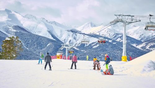 Лавина накрыла лыжников в Карачаево-Черкесии