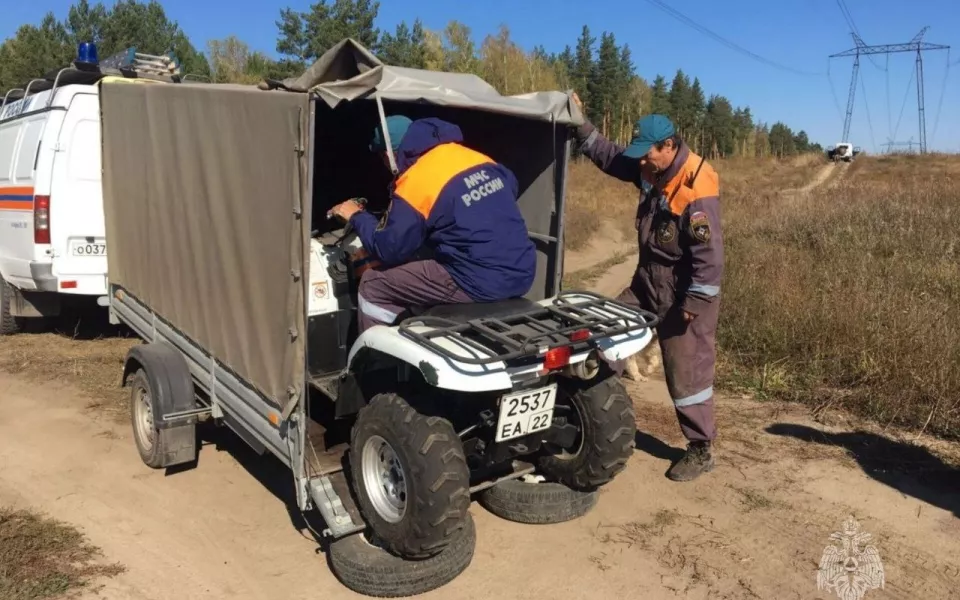 Алтайские спасатели преодолели бездорожье, чтобы эвакуировать мужчину