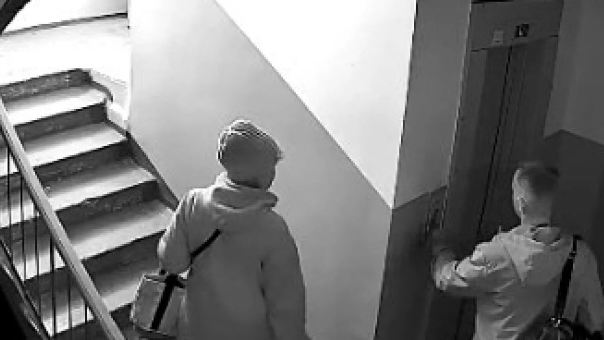 Поквартирный обход бийчан сомнительными продавцами