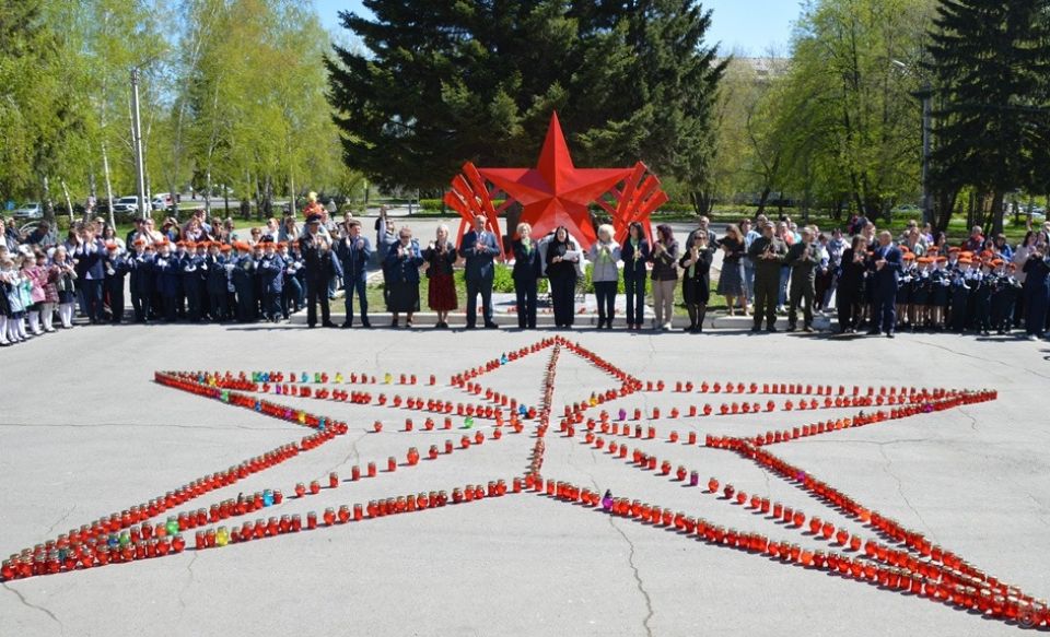 Митинг "Свеча памяти" в Барнауле Митинг "Свеча памяти" в Барнауле