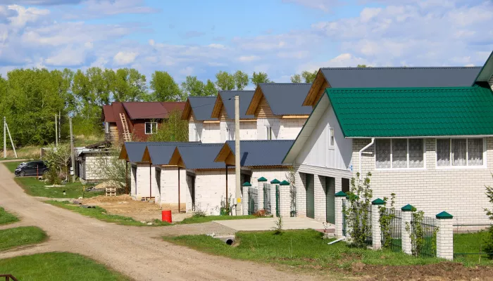 Временные дороги и сети: в пригороде Барнаула готовятся к большой застройке
