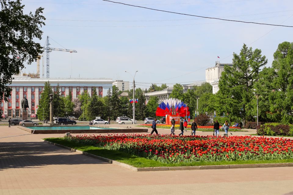 Барнаул. Весна. Погода. Тюльпаны
