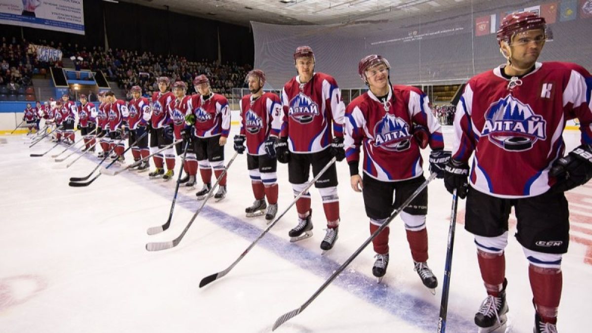 Хоккеисты "Алтая" поборются за выход в полуфинал первенства ВХЛ
