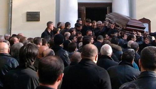 Блогер удалил скандальный ролик о похоронах криминального авторитета в Амурске