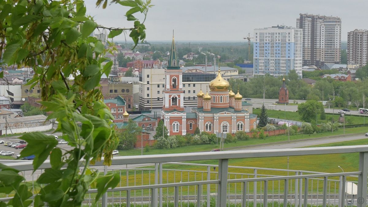 Вид с лестницы в Нагорном парке в Барнауле