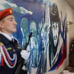 Мурал в честь погибшего на СВО учителя открыли в барнаульском лицее