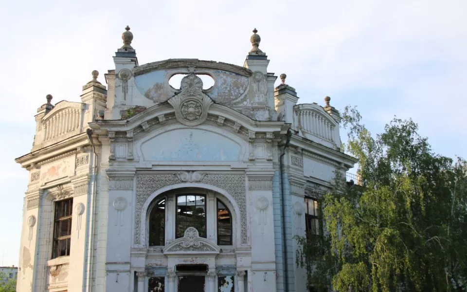 Три исторических здания отреставрируют в Бийске: сколько потратят