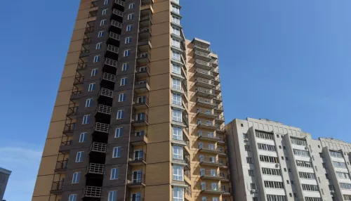 Барнаульские дольщики дождались завершения строительства своей высотки на Папанинцев