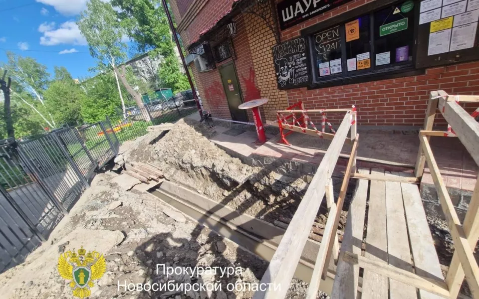 Родные упавшего в траншею в Новосибирске подростка рассказали о его гибели