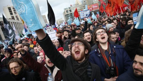 СМИ: более 20 человек задержаны на митинге против изоляции рунета в Москве