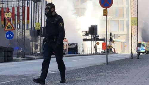Полиция назвала причину взрыва автобуса в центре Стокгольма