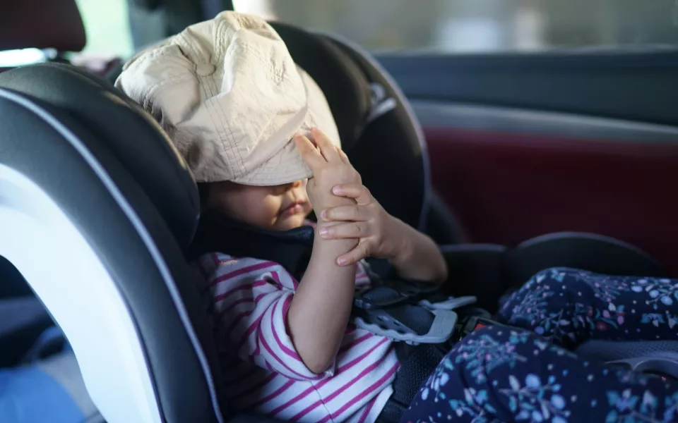 В России хотят увеличить штраф за перевозку детей без автокресла