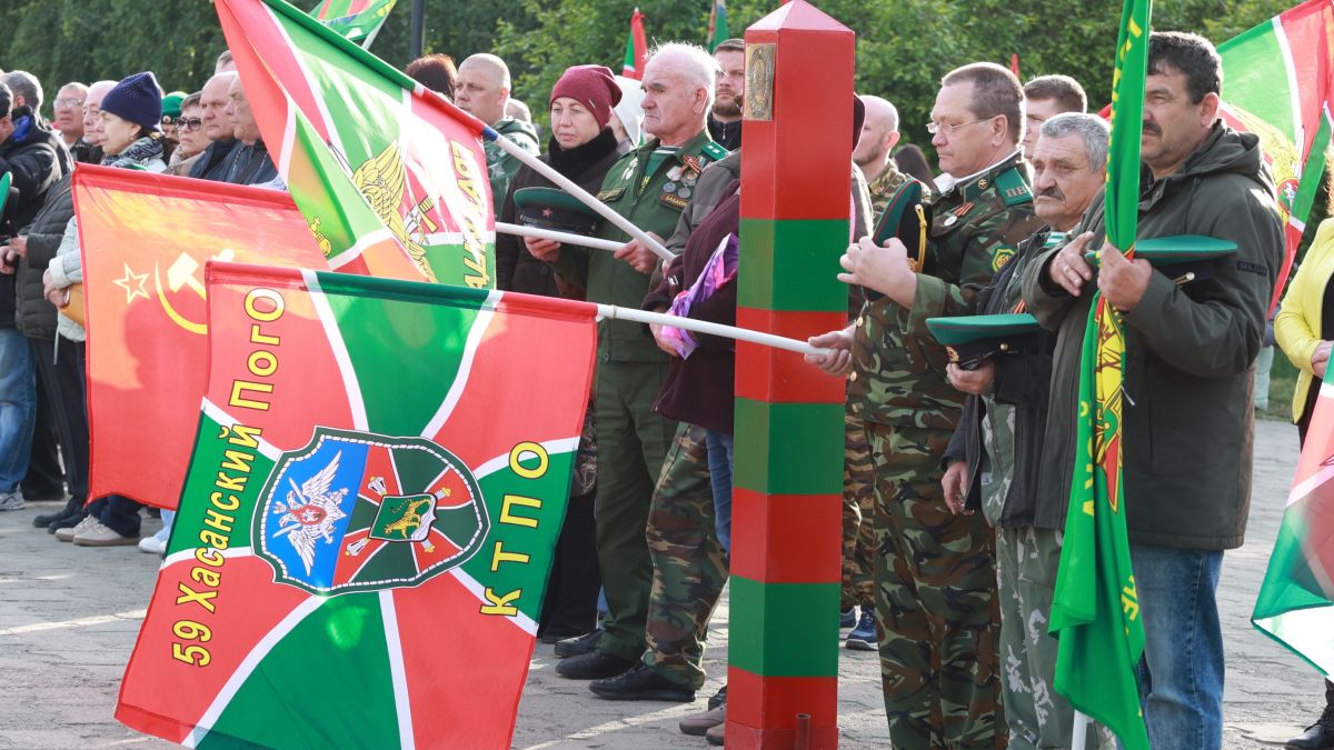 День пограничника в Барнауле