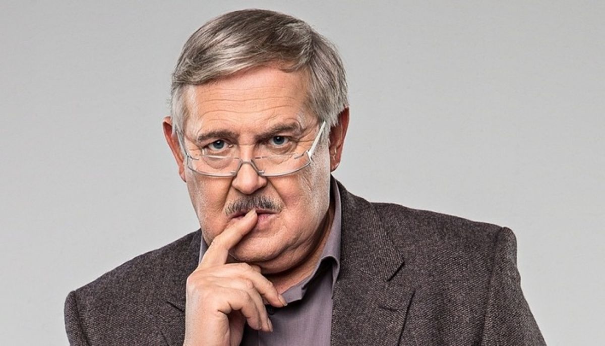 Стоянов сколько лет в 2023 году. Юрий стоянов в очках. Стоянов сколько лет в 2023 году. Стоянов сколько лет в 2023 году. Юрий стоянов.