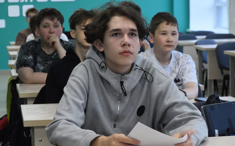 Воспитанники центра Наследники Ползунова АлтГТУ защищают проекты по робототехнике