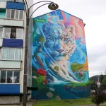 Искусство на защите природы: как огромное изображение снежного барса украсило Горно-Алтайск