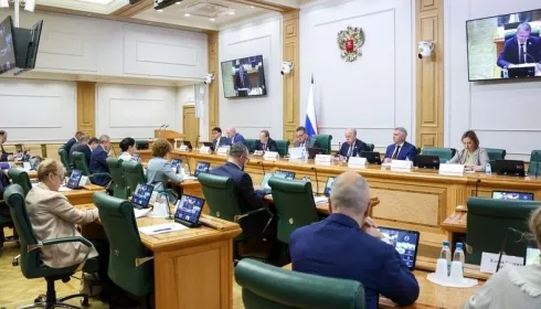 Безопасно, прозрачно: сенаторы обсудили с регионами практики защиты прав потребителей