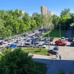 Соседи двух барнаульских парков жалуются на парковочный коллапс