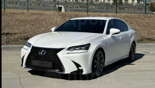 Спортивный Lexus с задним приводом продают за 2,8 млн рублей в Республике Алтай