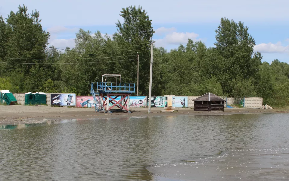 Купаться запрещено: как в Барнауле выглядит городской пляж и когда он заработает. Фото