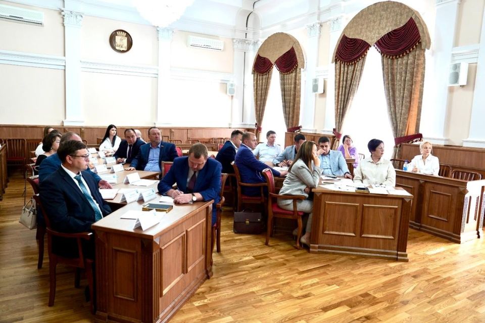 Комитет по городскому хозяйству, градостроительству и землепользованию Комитет по городскому хозяйству, градостроительству и землепользованию