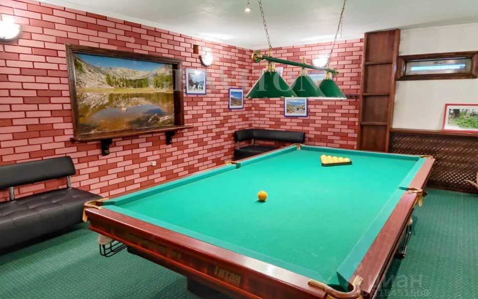 Коттедж с бильярдной и кинотеатром продают за 27 млн рублей в Горном Алтае. Фото