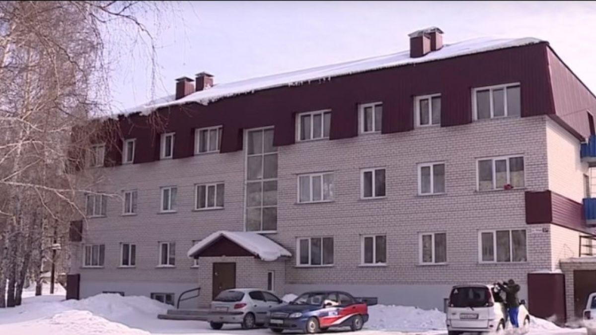 Плесень и грибок: возбуждено дело после проверки квартир сирот в Барнауле