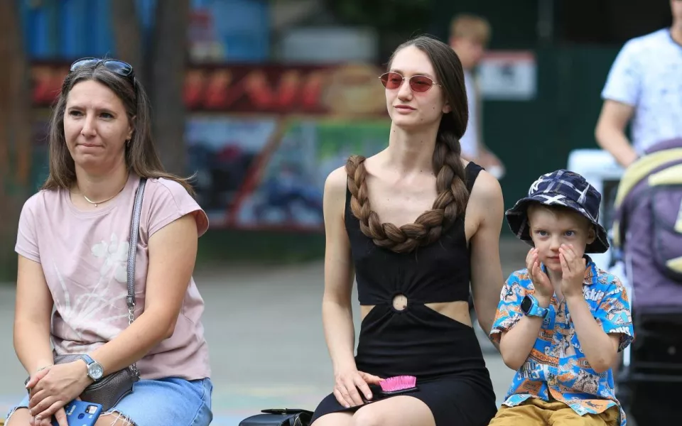 Рапунцель по-барнаульски: нашли девушку с самой длинной косой