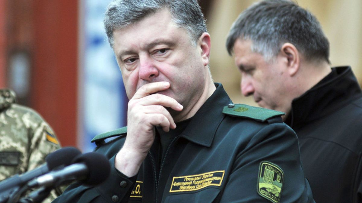 "Лечу на фронт": Порошенко заявил, что отправляется в Донбасс 