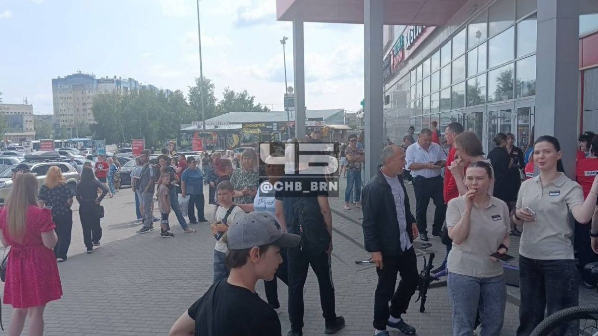 Эвакуация в ТРЦ "Огни"
