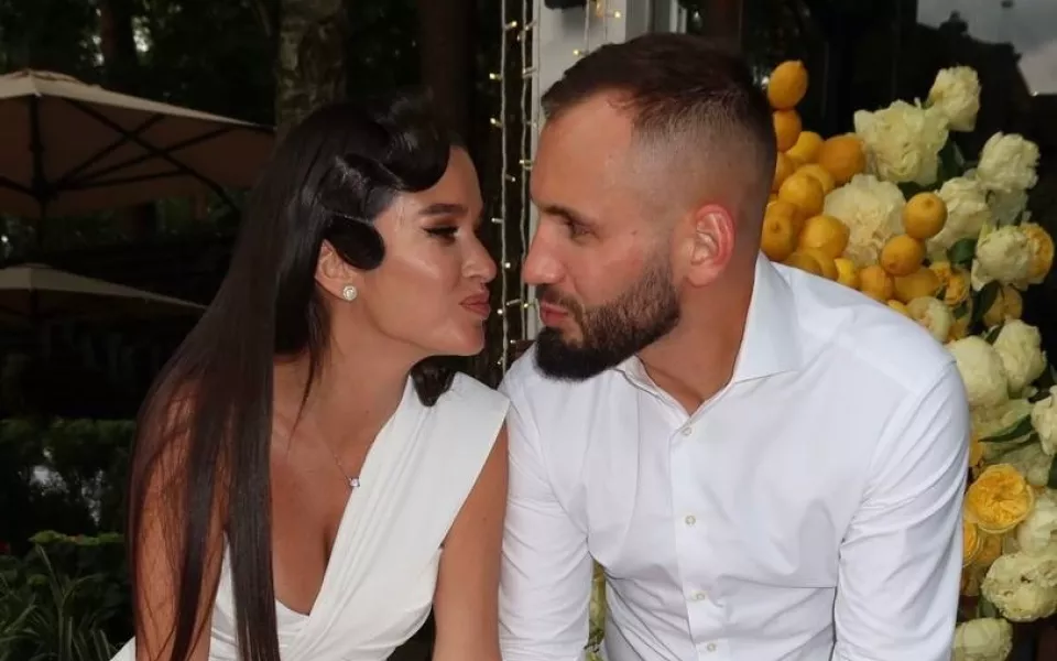 Ксению Бородину заподозрили в третьей беременности