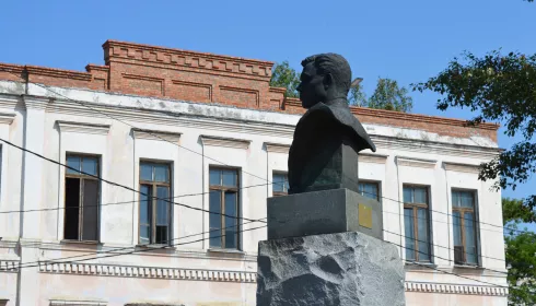 Строители наткнулись на скрытый проем в доме с призраками в Барнауле