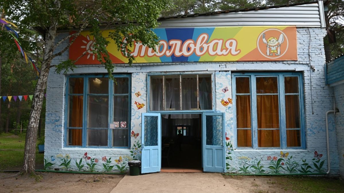 Загородный оздоровительный лагерь "Медвежонок". Столовая.