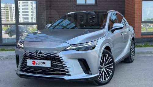 Серебристый Lexus в макси-комплектации продают в Барнауле за 8,7 млн рублей
