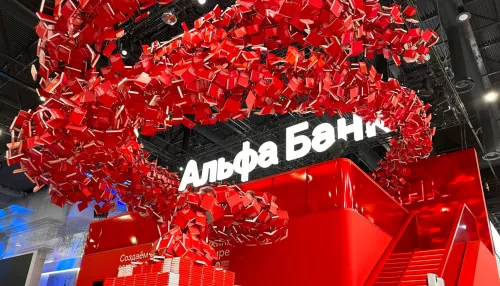Альфа-Банк открыл на ПМЭФ деловое пространство – вихрь из 18000 мировых бестселлеров