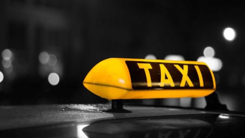 Розыск: барнаульский таксист сбил пешехода и скрылся