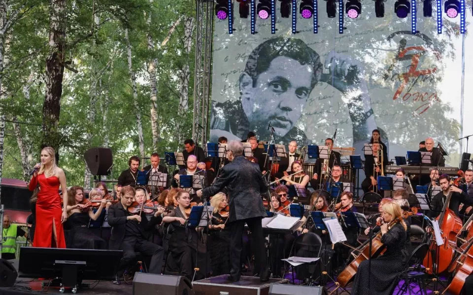 Фестиваль Роберта Рождественского в Алтайском крае завершился большим концертом